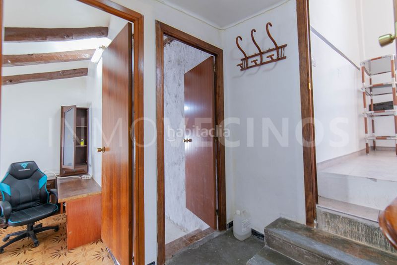 Foto d4cb748e-789f-4d39-bfd1-5c26b2d4e140. Casa aparellada a Cella