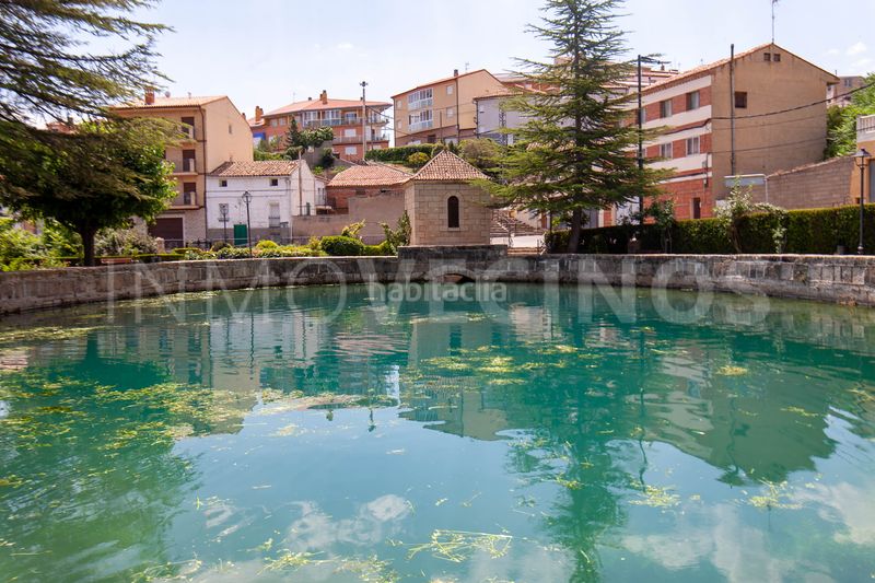 Foto f2dc4a99-3dd6-45d1-9fd7-6ef55e7ff959. Casa aparellada a Cella