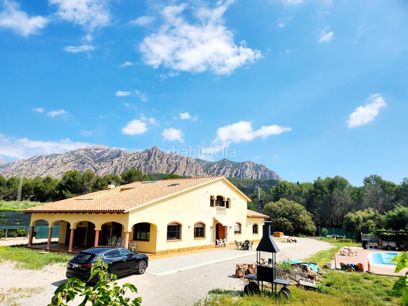 Foto 74ecd5b5-4f76-49ef-9c8f-9938e0742903. Rent country house with fireplace heating parking pool in Esparreguera