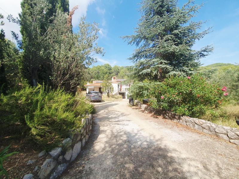 Foto 15cae9ff-a8f3-4470-a3d3-75a60f38a036. Haus mit parking pool in Nucli Urbà Esparreguera