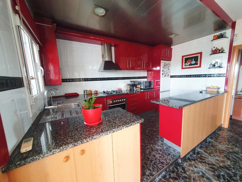 Foto b5b87a6e-6d06-4c6f-a509-694ae662a72d. Casa amb calefacció aparcament piscina a Piera