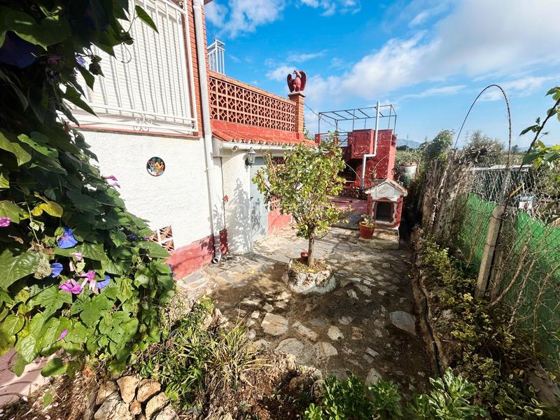 Foto 17338f76-3c8c-4898-b42a-43eadf678889. Casa con riscaldamento parcheggio piscina in Piera