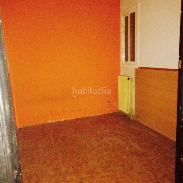 Foto c3c70df1-702b-4b36-ab57-0b52a90f451f. Edificio in Piera