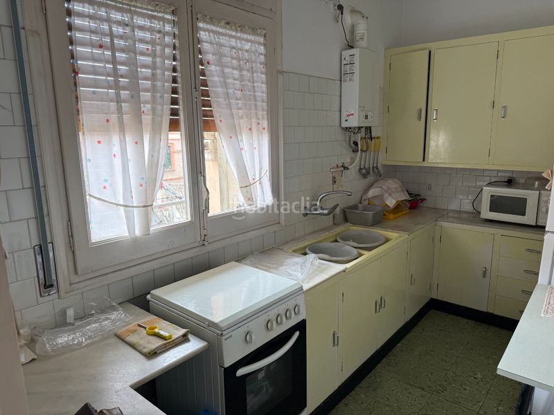 Foto 170b3f38-3d97-4593-8980-ca2168433bbe. Casa aparellada amb aparcament a Torelló