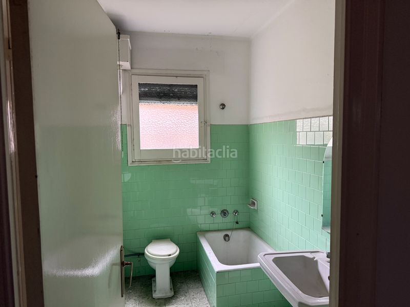 Foto 1bd3d843-8a6c-49a1-9867-f1d3c24288ca. Casa aparellada amb aparcament a Torelló