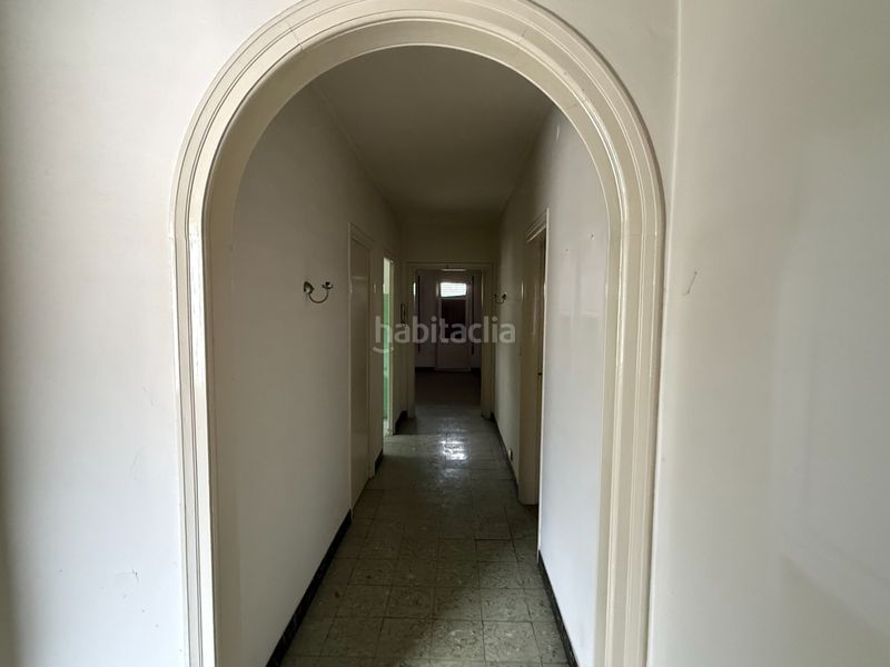 Foto 84ff2e87-6d9e-47c9-85c8-42e4e3671651. Casa aparellada amb aparcament a Torelló
