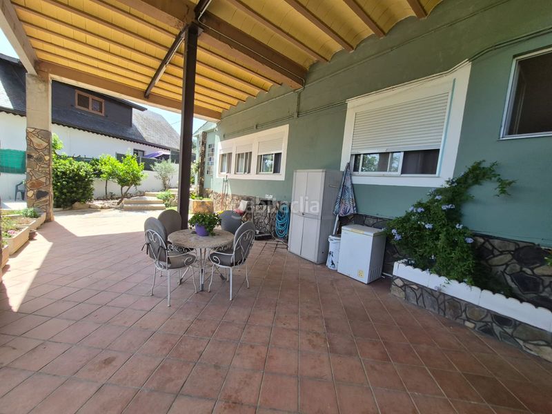 House with parking pool in Piera