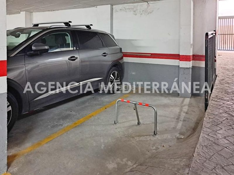 Foto 56859ed4-366b-487f-91cc-c74f5ea722b2. Aparcament cotxe a El Grau Valencia
