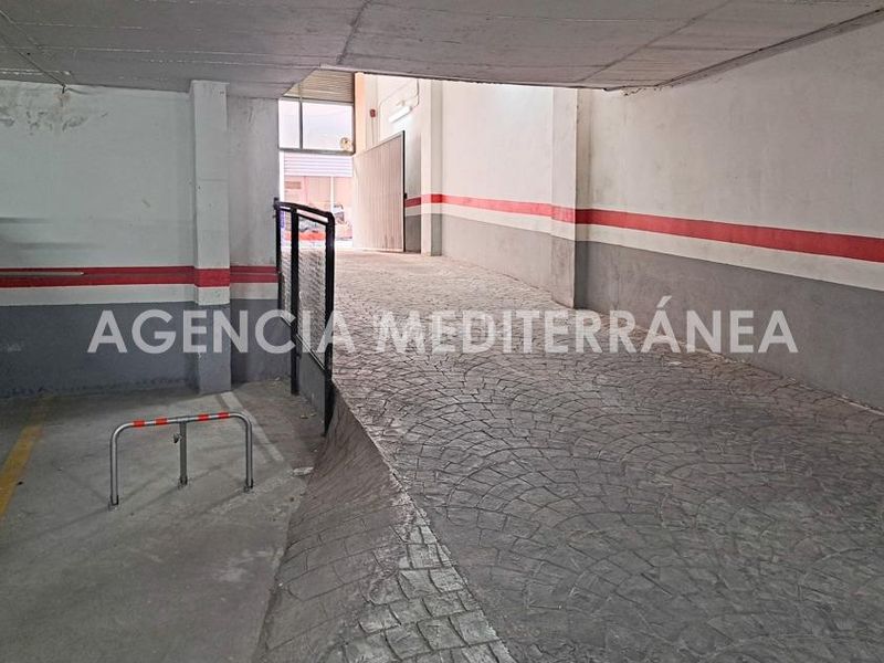 Foto 8b392d73-b14c-4335-b604-b9e114bd82e6. Aparcament cotxe a El Grau Valencia