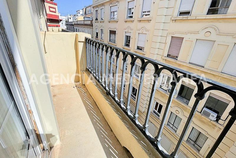Foto 0a18d2ae-2c9c-417c-8d40-0011d073258c. Alquiler piso magnífica vivienda en alquiler en ruzafa con garaje zona reino en Valencia
