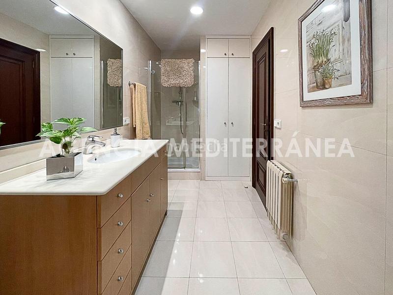 Foto b773a695-b775-4936-bc67-5c2760112cbc. Alquiler piso magnífica vivienda en alquiler en ruzafa con garaje zona reino en Valencia