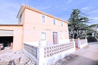Xalet a Ondara. Finca de 8.400m2 con casa de campo en plena naturaleza en ondara
