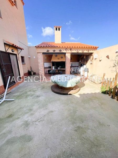 Foto 7dd38535-a6ad-4735-adb8-b0c5752ad283. Masia amb calefacció aparcament piscina a Almansa