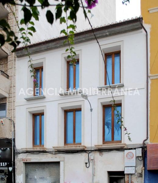 Foto 5cdfdf3c-2c19-4fa2-9b69-34ae0366c406. Masía edificio para rehabilitar en pleno centro de denia en Dénia
