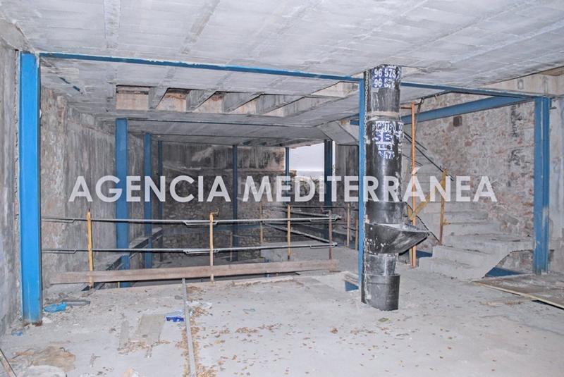 Foto af2adb9c-041c-47a5-bb0c-dc3e9d6f4d51. Masía edificio para rehabilitar en pleno centro de denia en Dénia