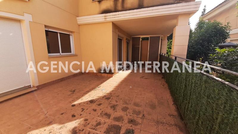 Foto df8566e3-47c4-42b8-bcb9-cb6a5dbaab01. Maison jumelée avec parking piscine dans El Bosque Chiva