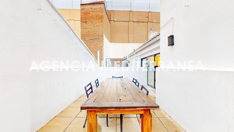 Foto 01cba275-c2d2-4838-963c-f71f46149c79. Location attique dans La Seu Valencia