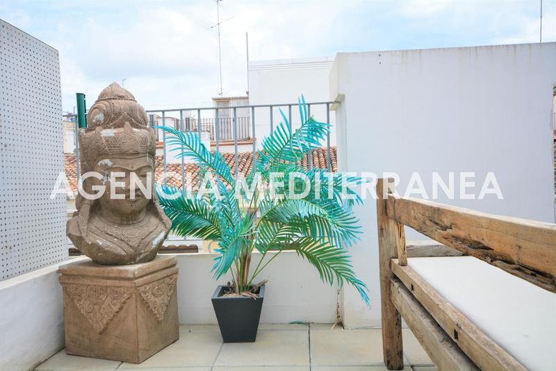 Foto b92c25db-dd9a-4c6f-8c3e-c8ad05bf5ab9. Location attique dans La Seu Valencia