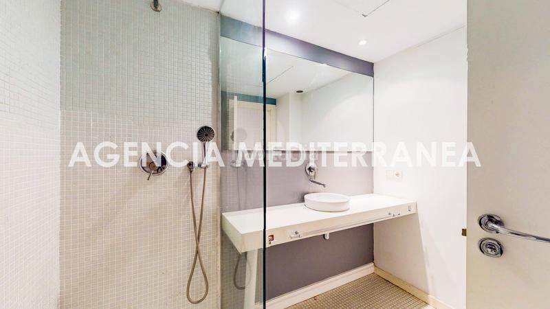 Foto cc973aa3-5ca0-47d7-b9a1-26ce6acb1542. Location attique dans La Seu Valencia