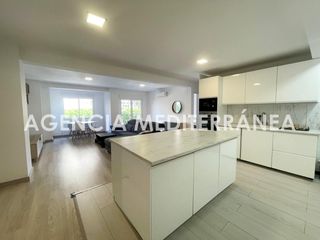 Miete Etagenwohnung in Mont Olivet. Se alquila espectacular piso amueblado en ruzafa!