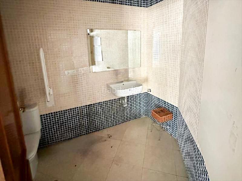 Foto 1d3e7f59-ec52-4c3e-85b1-f6b3afa6c141. Local comercial en Nou Campanar Valencia