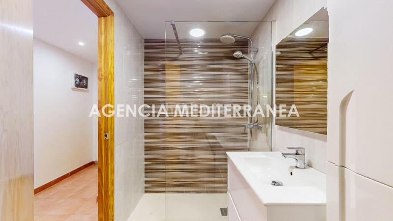 Foto 56a78d11-aaa3-43f8-bcf8-c54dea99f1f4. Piccolo appartamento con parcheggio piscina in Les Palmeres Sueca