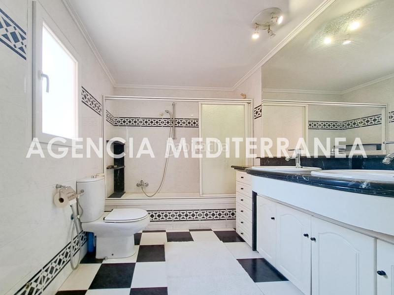 Foto 1202ad24-bd97-4478-8b20-3f2b8e721428. Casa pareada amplio chalet pareado en montecañada! en Paterna