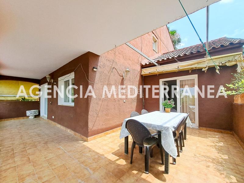 Foto 356893d4-d5cf-4e65-9d0c-b5d123175de4. Casa pareada amplio chalet pareado en montecañada! en Paterna