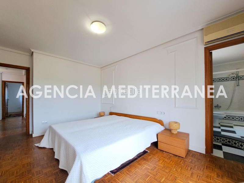 Foto 565d4b0c-08ed-48be-a8f6-15205f4ea658. Casa pareada amplio chalet pareado en montecañada! en Paterna