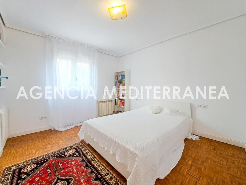 Foto 5b2baf9c-615d-409b-9628-debf0593f010. Casa pareada amplio chalet pareado en montecañada! en Paterna