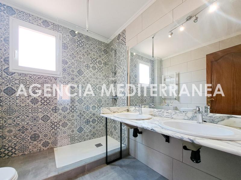 Foto 9717400d-d503-4438-b6b3-34a7b9151086. Casa pareada amplio chalet pareado en montecañada! en Paterna