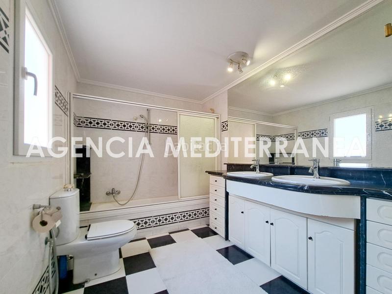 Foto 9ce474bb-85b8-4123-b891-0c2e71ab2f2a. Casa pareada amplio chalet pareado en montecañada! en Paterna
