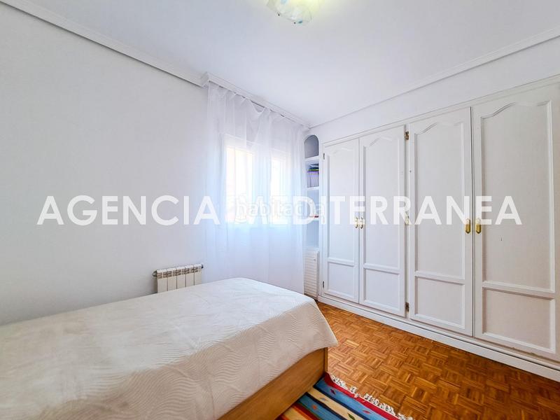 Foto 9e6cd126-9deb-42a0-9f2c-86e0f4bd6364. Casa pareada amplio chalet pareado en montecañada! en Paterna