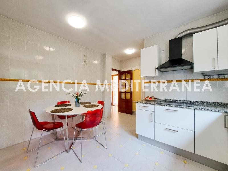 Foto a0a81cdf-c984-42e5-a47b-a45c93785536. Casa pareada amplio chalet pareado en montecañada! en Paterna