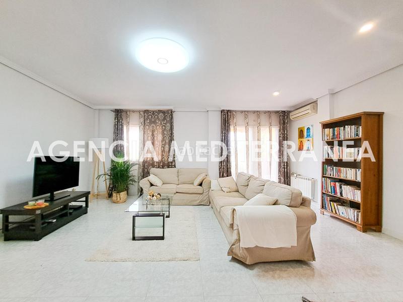 Foto adddc169-f9b4-4def-b4d3-8f2f0a529b8e. Casa pareada amplio chalet pareado en montecañada! en Paterna