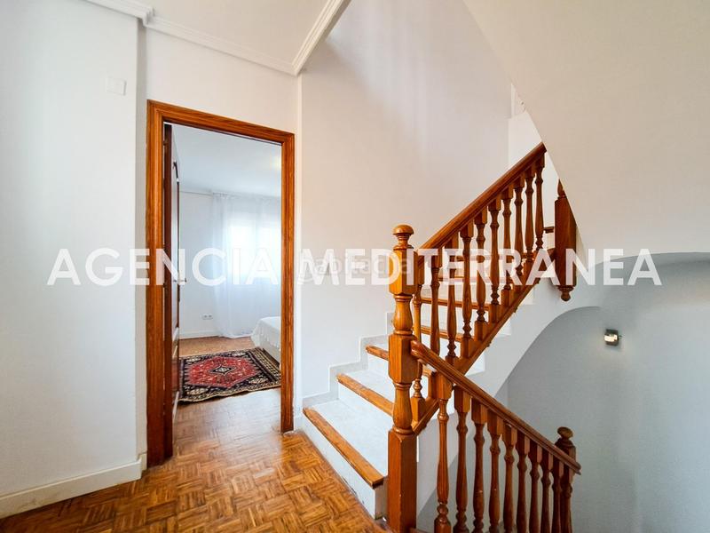 Foto bd03fba4-9c4e-4cf7-8d8e-ce6d83d5ff1f. Casa pareada amplio chalet pareado en montecañada! en Paterna
