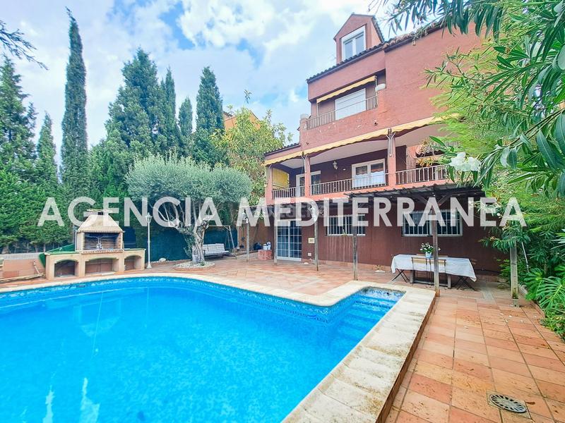 Foto f7bb20ab-7a3f-43fd-9916-68b5749aa750. Casa pareada amplio chalet pareado en montecañada! en Paterna