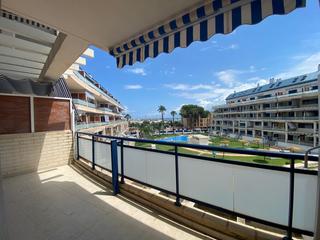 Apartamento en La Pedrera-Vessanes. Apartamento con vistas al mar en el puerto de denia