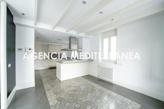Xalet a Rocafort. Chalet independiente con encanto histórico y diseño moderno en e
