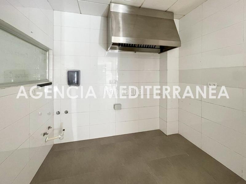Foto 55c65139-9cb2-4150-918c-b19a8413d255. Alquiler local comercial es tu momento de emprender! en Catarroja