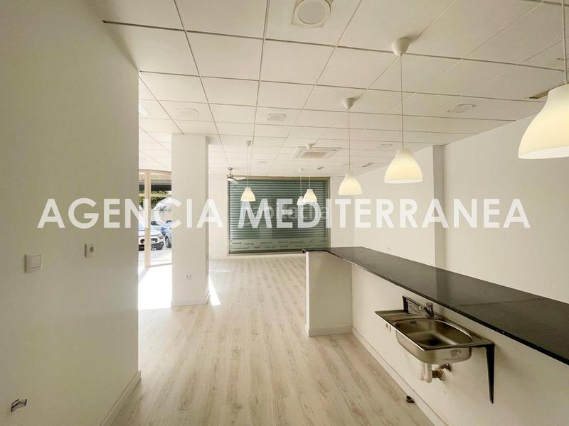 Foto dd69ff5f-c718-4522-a229-6aac0899fad6. Alquiler local comercial es tu momento de emprender! en Catarroja