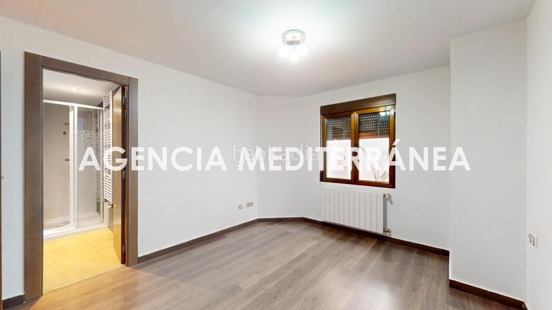 Foto 1bef5053-3e6d-4a93-bd23-976d3f70e654. Piso tu nuevo hogar te está esperando en la avenida del cid! en Valencia