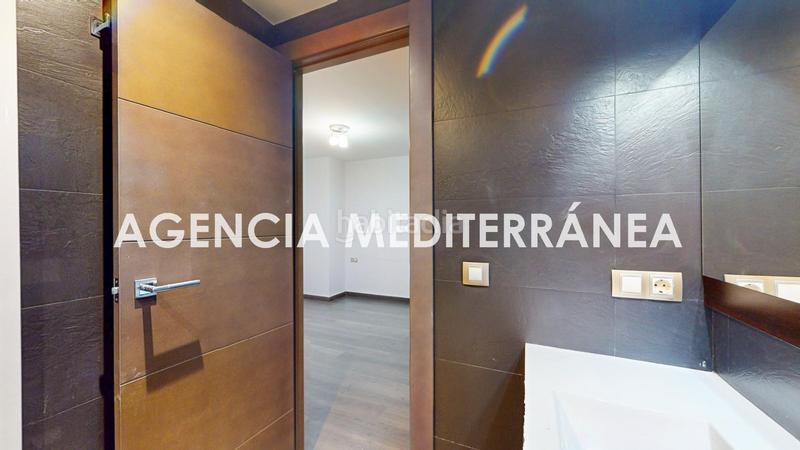 Foto 926a0452-e25e-42ca-9567-e7f3331963c4. Piso tu nuevo hogar te está esperando en la avenida del cid! en Valencia