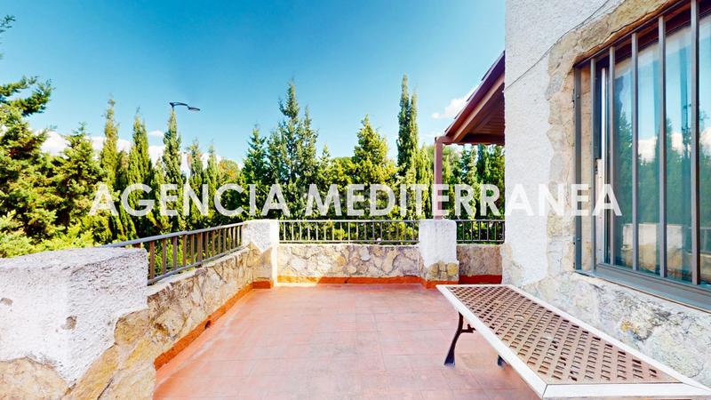 Foto 010d29e7-98f5-4c05-b541-f0c5508303f5. Casa aparellada amb calefacció aparcament piscina a Paterna