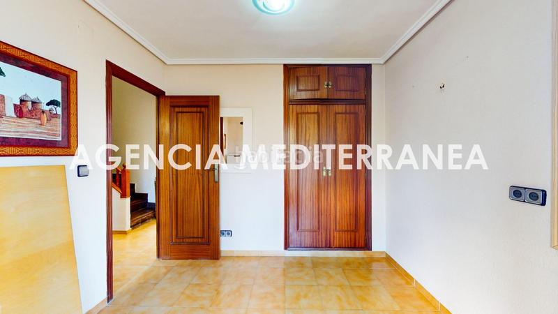 Foto 060c9b43-5d8b-4e2f-8485-00167a8526d7. Casa aparellada amb calefacció aparcament piscina a Paterna