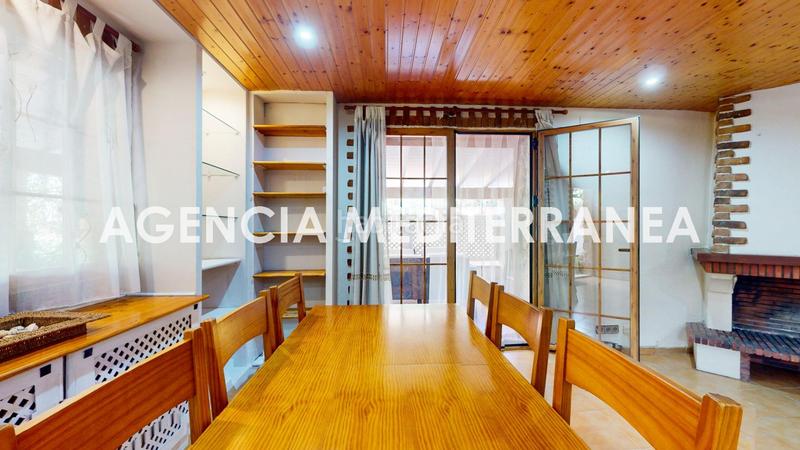 Foto 073daa6a-9284-4e79-9965-da89aa10c757. Casa aparellada amb calefacció aparcament piscina a Paterna