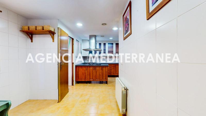 Foto 118b1c8d-76ac-46aa-a17d-6ab895126924. Casa aparellada amb calefacció aparcament piscina a Paterna