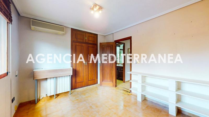 Foto 56fdd8f0-545b-4148-8a0a-950f13d50687. Casa aparellada amb calefacció aparcament piscina a Paterna