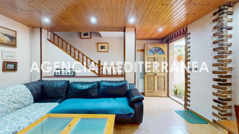 Foto 76133c8f-538f-4d50-8330-7b8eda4f88fb. Casa aparellada amb calefacció aparcament piscina a Paterna