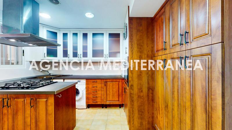 Foto 888530b2-5587-4bac-bdc2-28a7beb0eb62. Casa aparellada amb calefacció aparcament piscina a Paterna